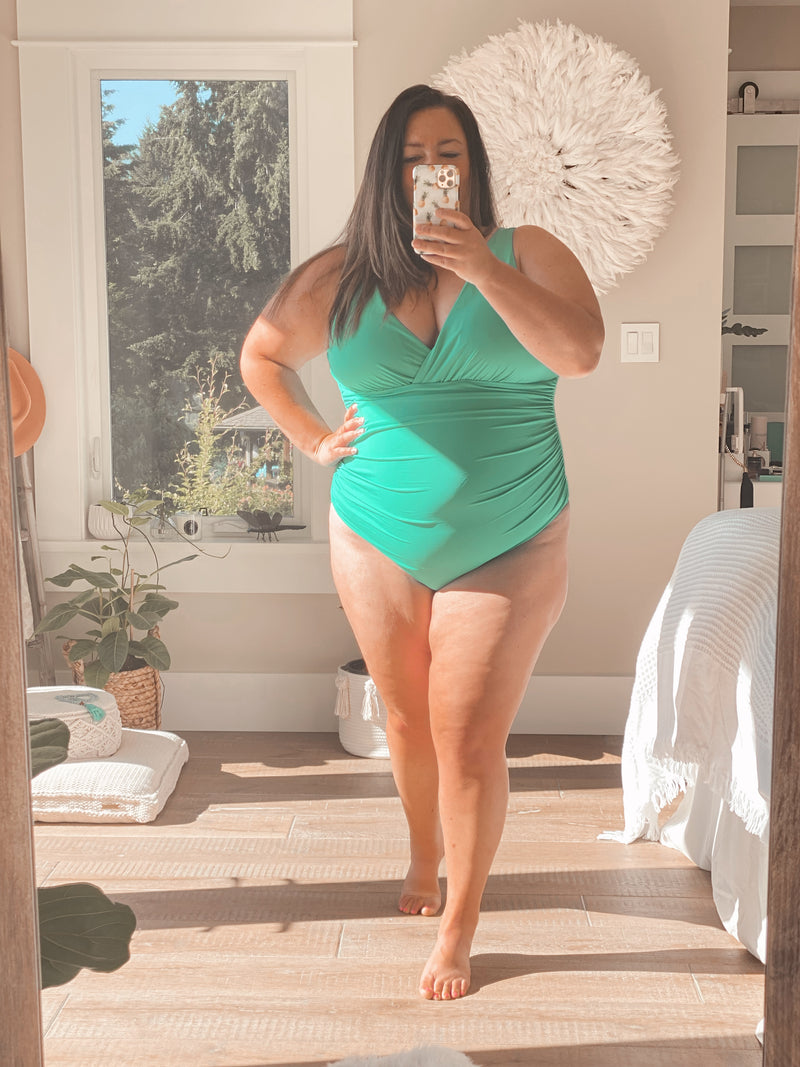 The Sunday One Piece Swimsuit in Kelly Green – Aqua Bay Swim Co