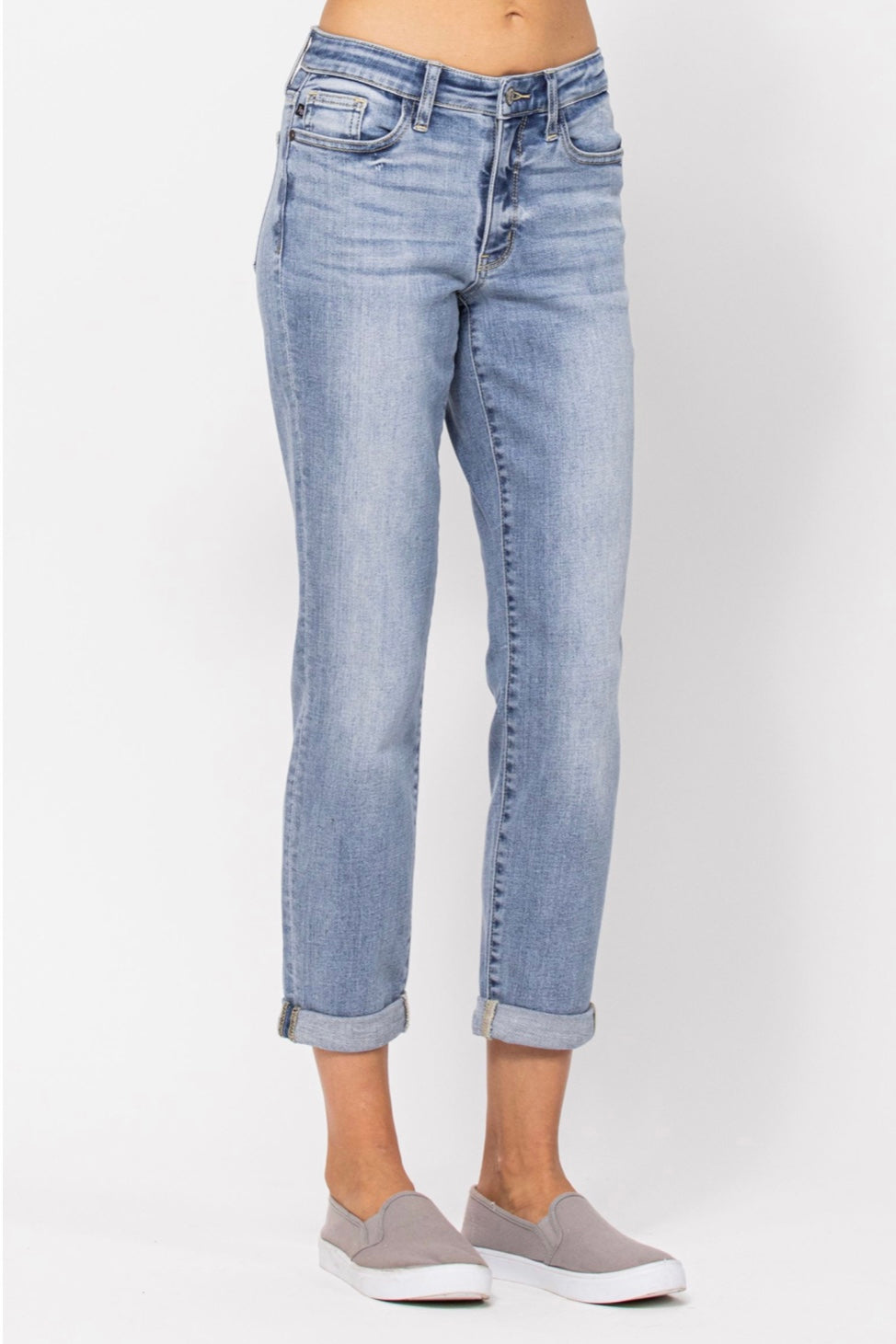 Judy Blue| midrise| light wash| boyfriend| jeans|