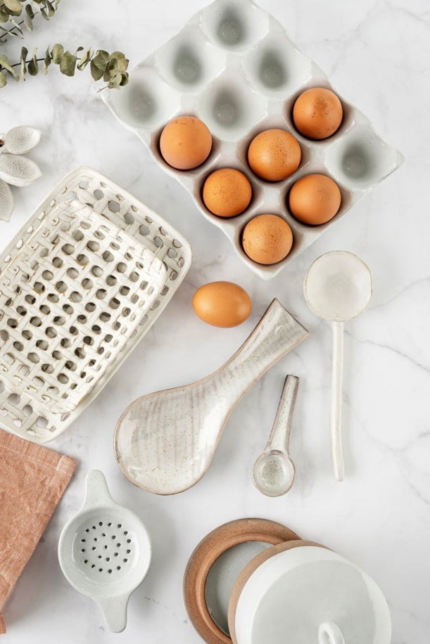 White| ceramic| egg| tray|
