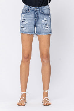 Judy Blue| midrise| distressed| light wash| cutoff| jean| shorts|